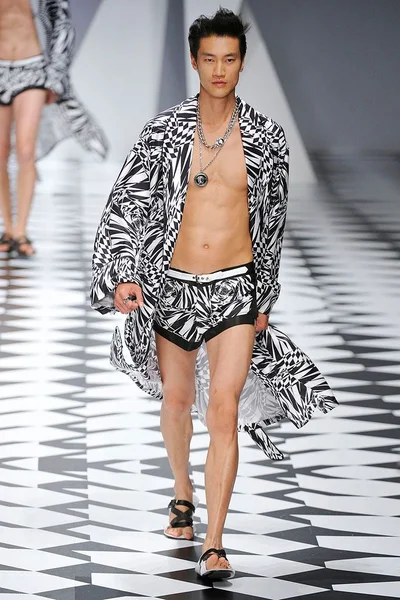 Look 48